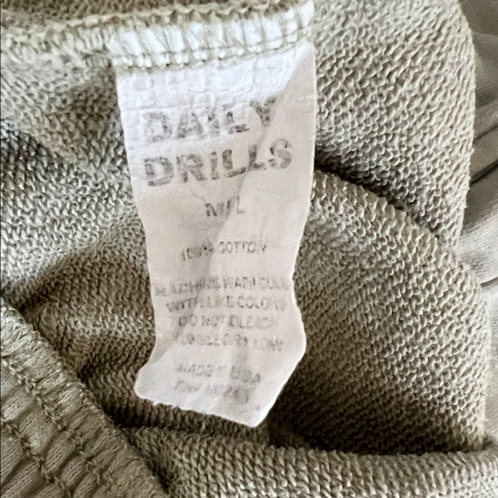 Daily Drills Set of Mint Green “Dew”  Cropped Reversible Sweatshirt & Joggers - Picture 10 of 11
